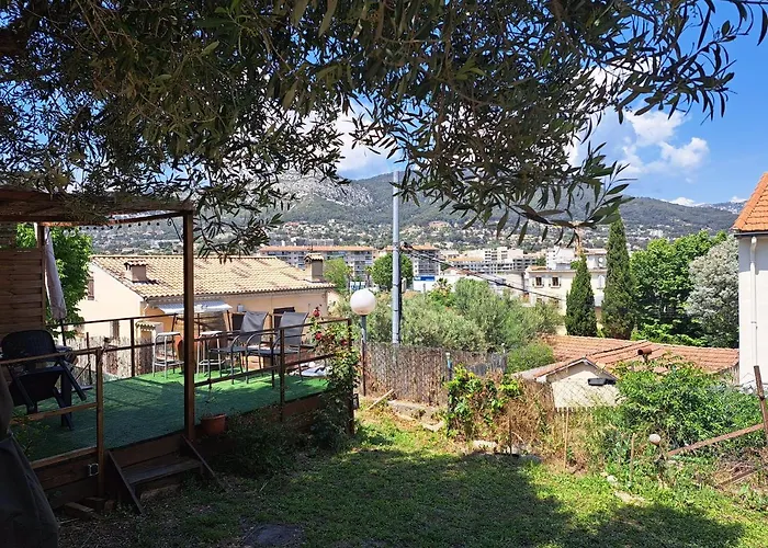 Location Vacances T4 Bas De Villa Toulon